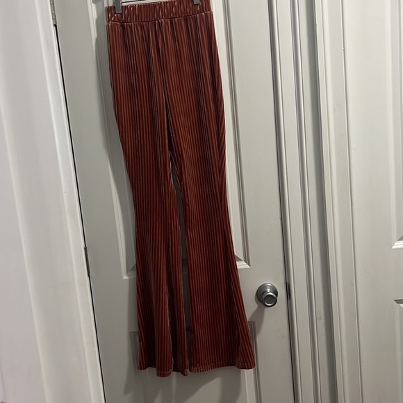 ✨ SHEIN BAE Solid Flare Leg Velvet Pants Womens SIZE S • Worn Once • Stretchy - Picture 7 of 10
